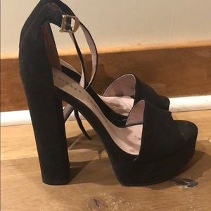 Chinese Laundry Black Platform Heels